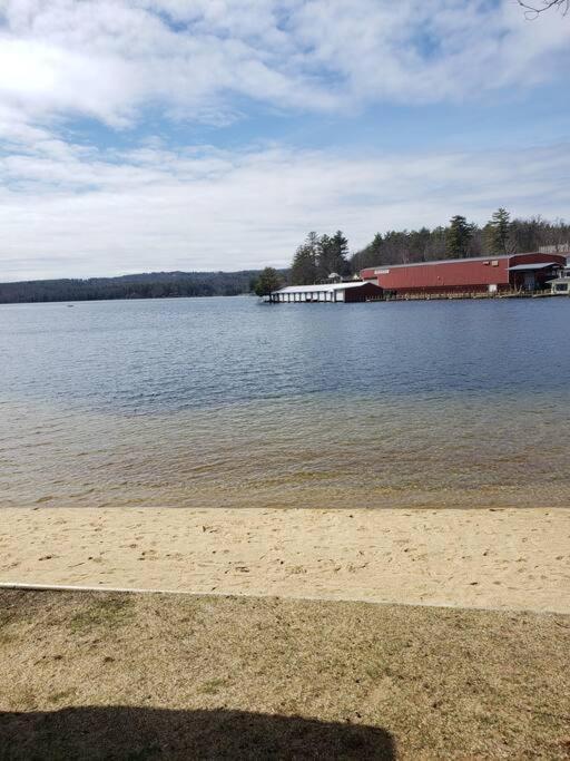 Lakefront Cottage On Beautiful Lake Winnipesaukee Laconia Exterior photo