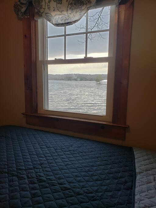 Lakefront Cottage On Beautiful Lake Winnipesaukee Laconia Exterior photo