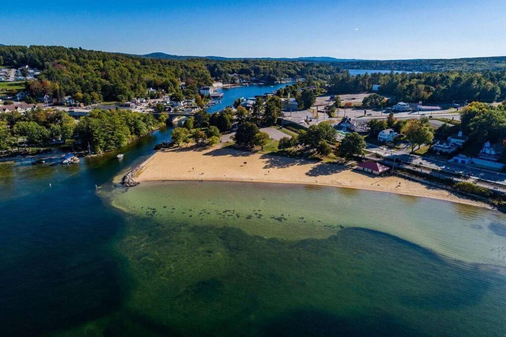 Lakefront Cottage On Beautiful Lake Winnipesaukee Laconia Exterior photo