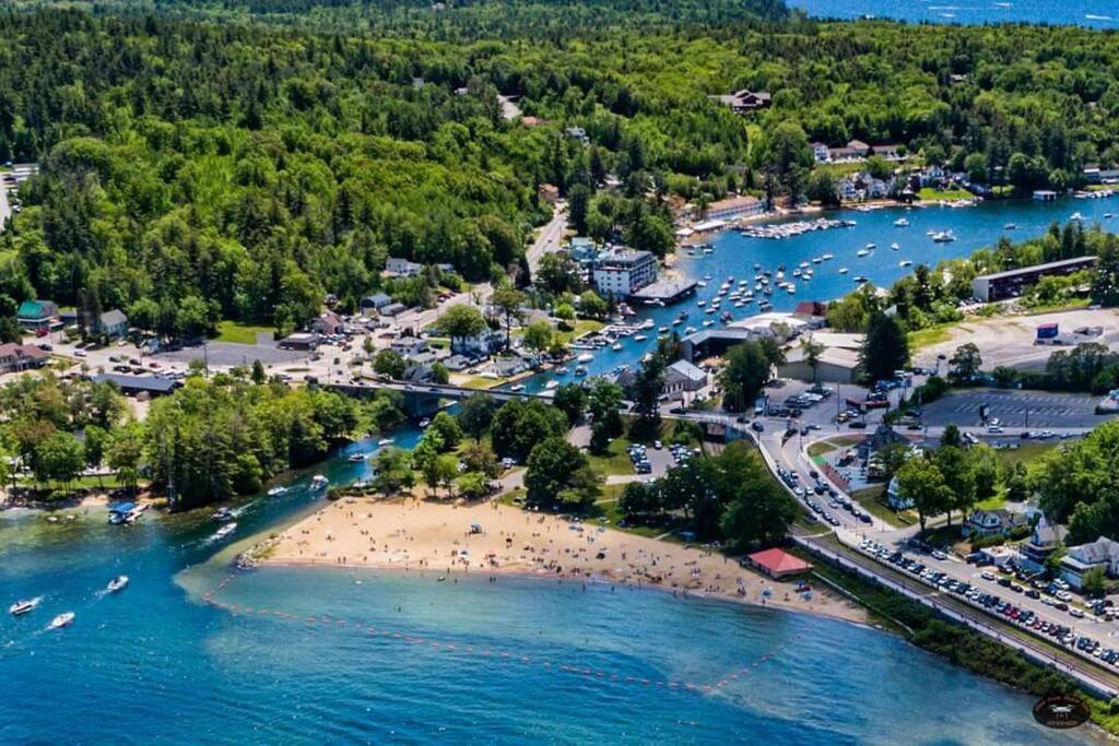 Lakefront Cottage On Beautiful Lake Winnipesaukee Laconia Exterior photo